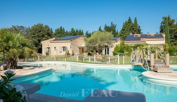 Villa / Maison 13 pièces  à vendre Eygalières 13810