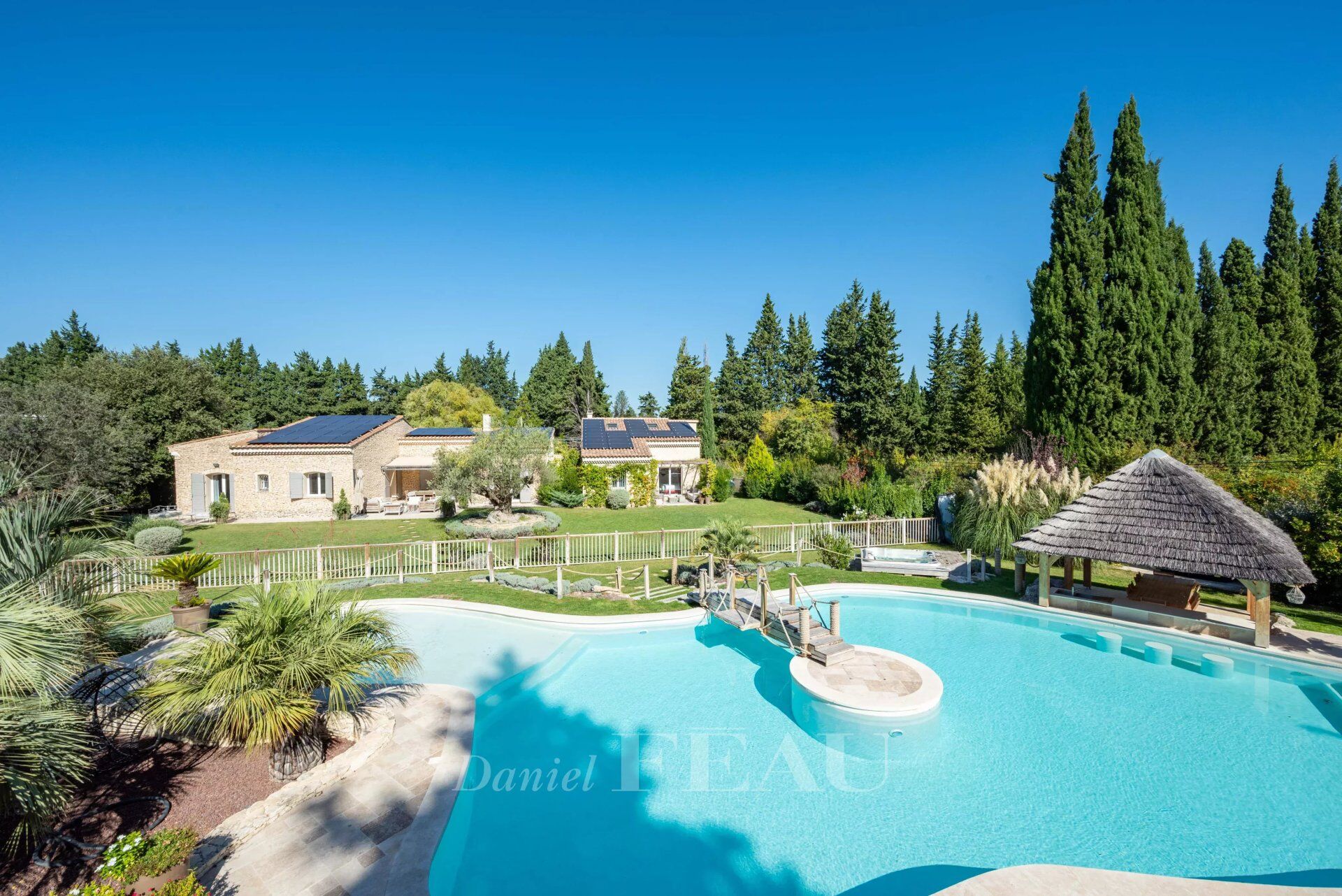 Villa / Maison  T13 à vendre Eygalières 13810