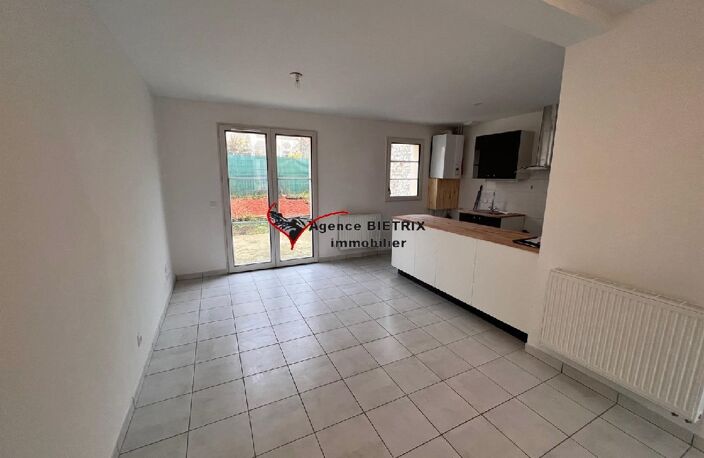Location appartement 3 pièces 63 m² à Champagne-sur-Oise (95660) — photo 2