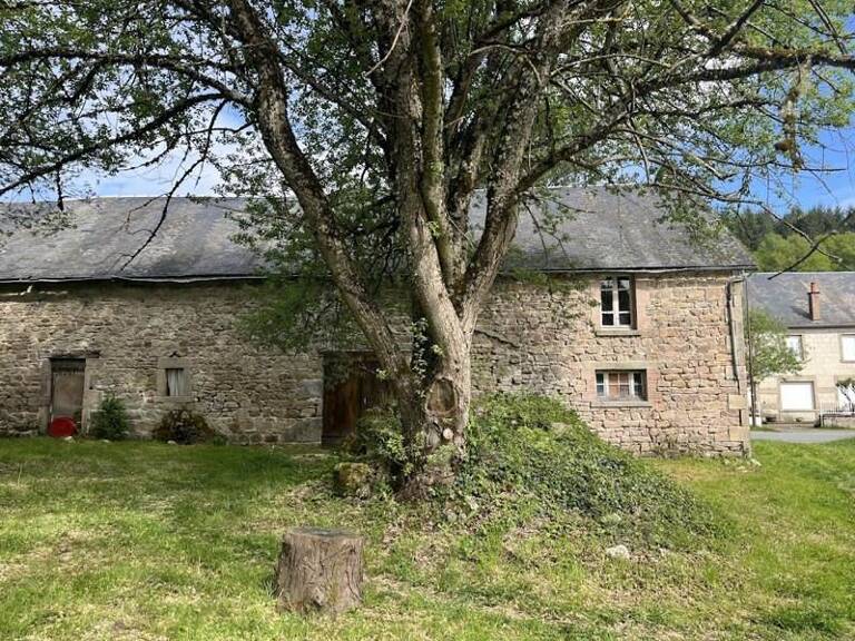 Maison en pierre de 3 pièces principales — photo 1