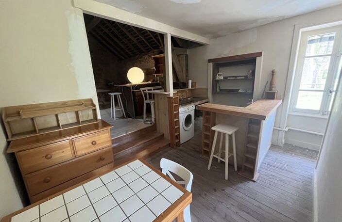Maison en pierre de 3 pièces principales — photo 2