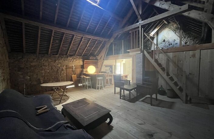 Maison en pierre de 3 pièces principales — photo 5