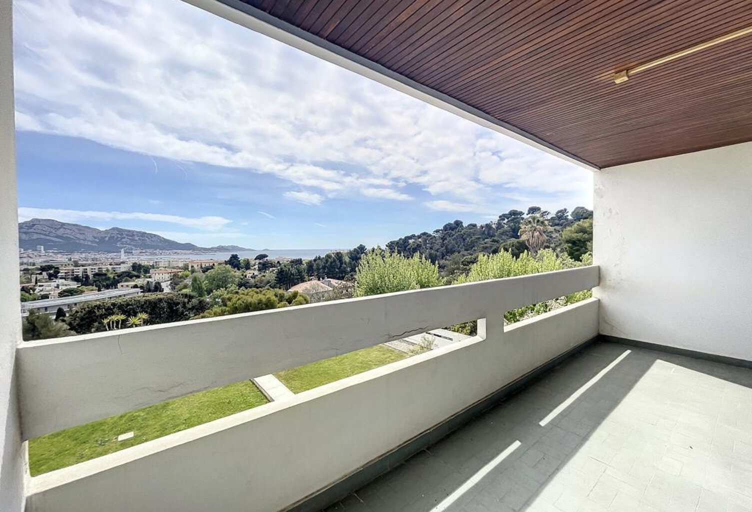 THALASSA DERNIER ETAGE VASTE TYPE 1  40 M2 + TERRASSE 12 M2 — photo 1