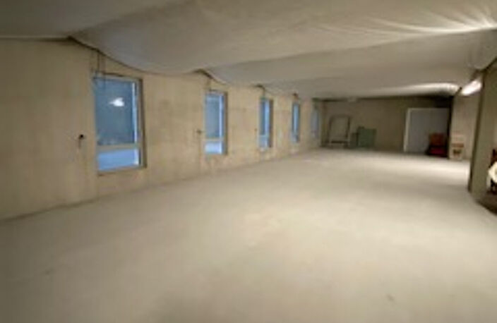 BUREAUX BILLERE 64140 — photo 4