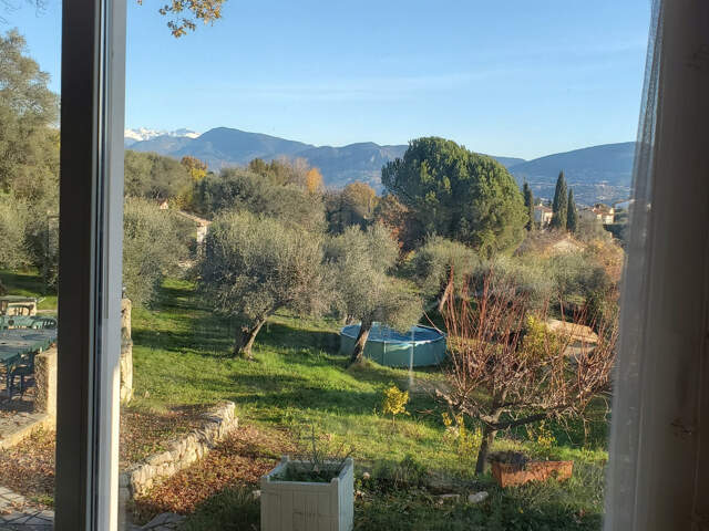 Villa 8 pièces sur 2330 m2 de terrain — photo du bien