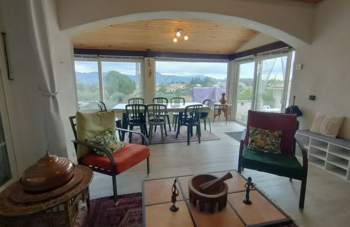 Villa 8 pièces sur 2330 m2 de terrain — photo 4