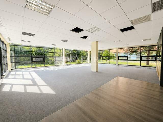 BUREAUX à LOUER — photo du bien