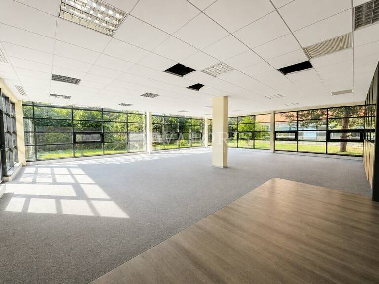 BUREAUX à LOUER — photo 1