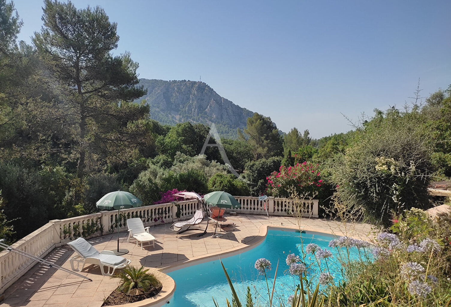 TOULON OUEST : Superbe maison 5 Pièces sur terrain arboré de ... — photo 1