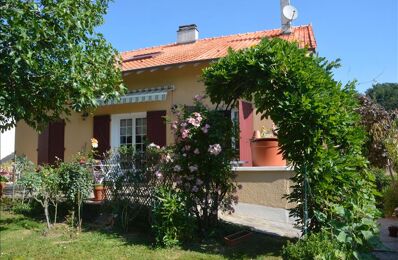 vente maison 197 025 € à proximité de Terres-de-Haute-Charente (16270)