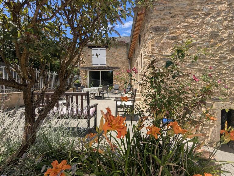 Maison en Pierre avec Vue — photo 1