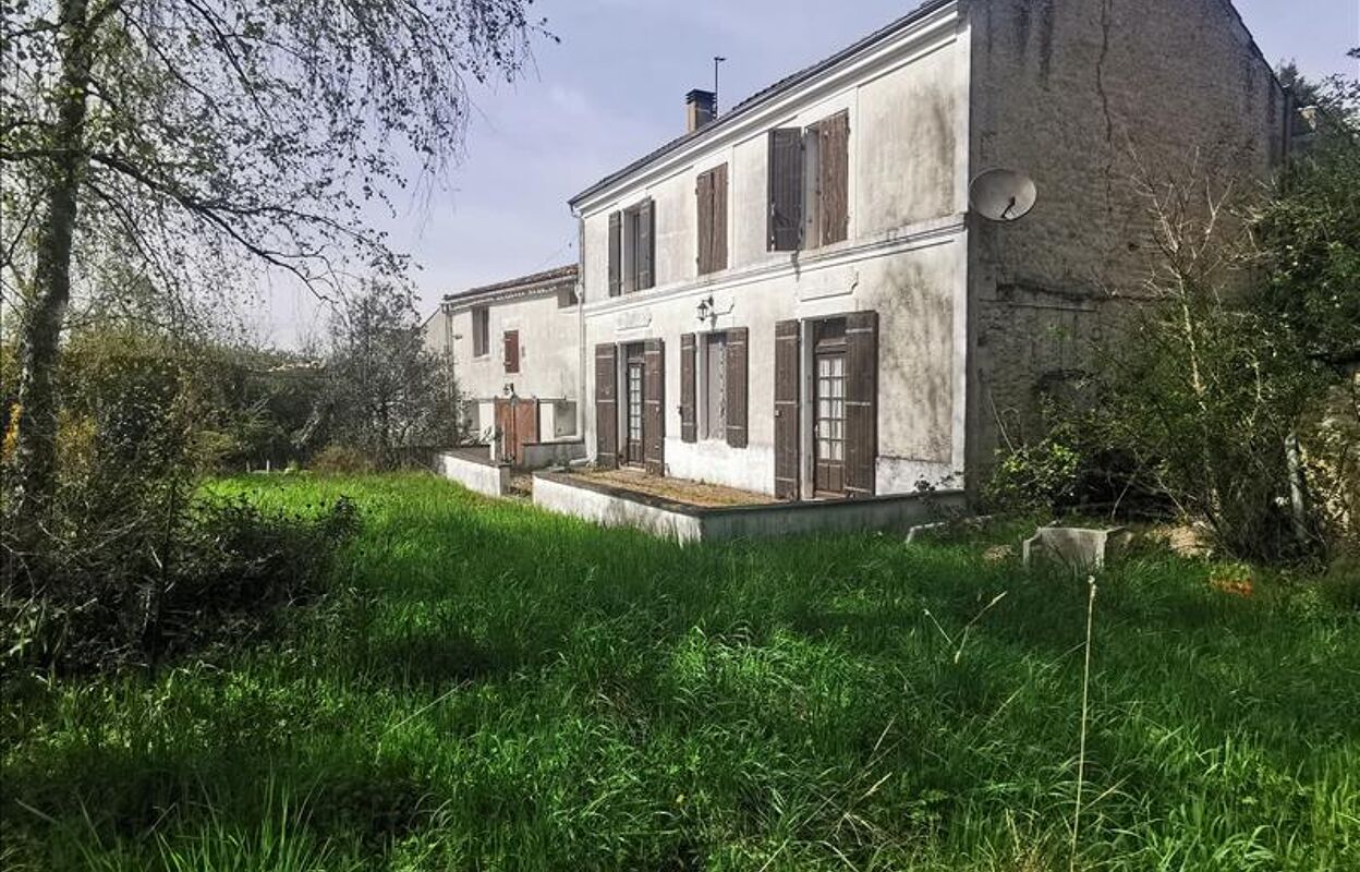 maison 6 pièces 177 m2 à vendre à Matha (17160)