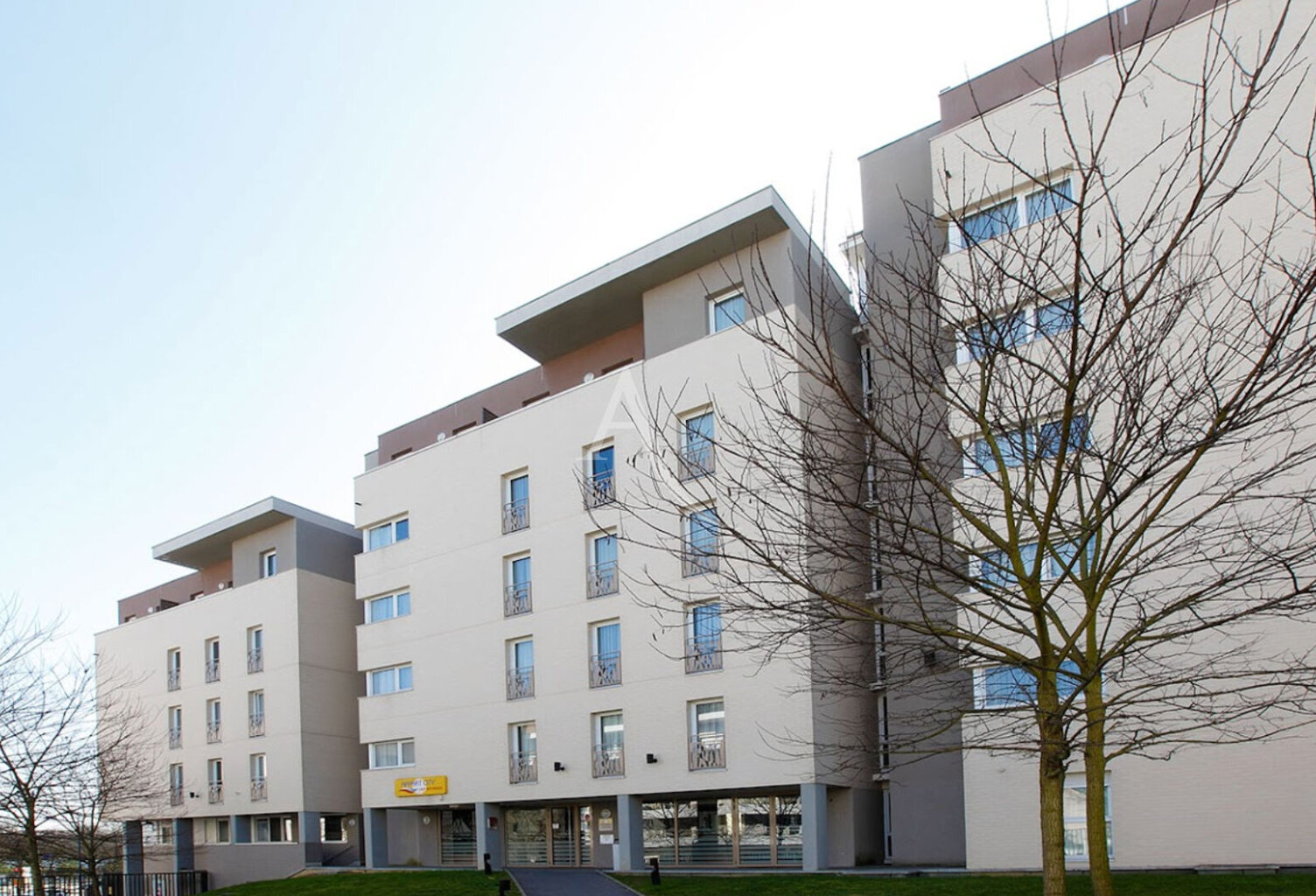 Investissement locatif Cergy le Haut studio loueur — photo 1