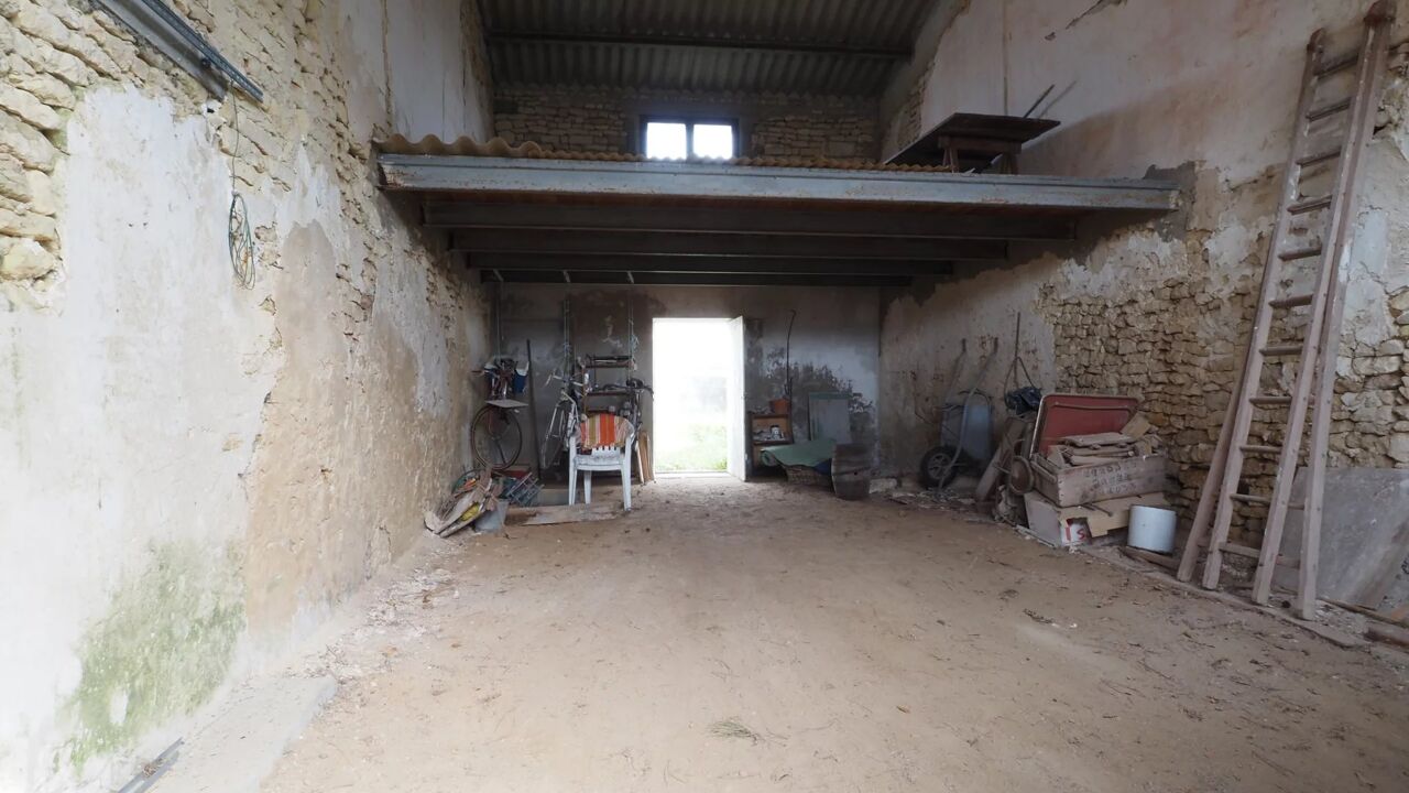 garage  pièces 47 m2 à Loix (17111)