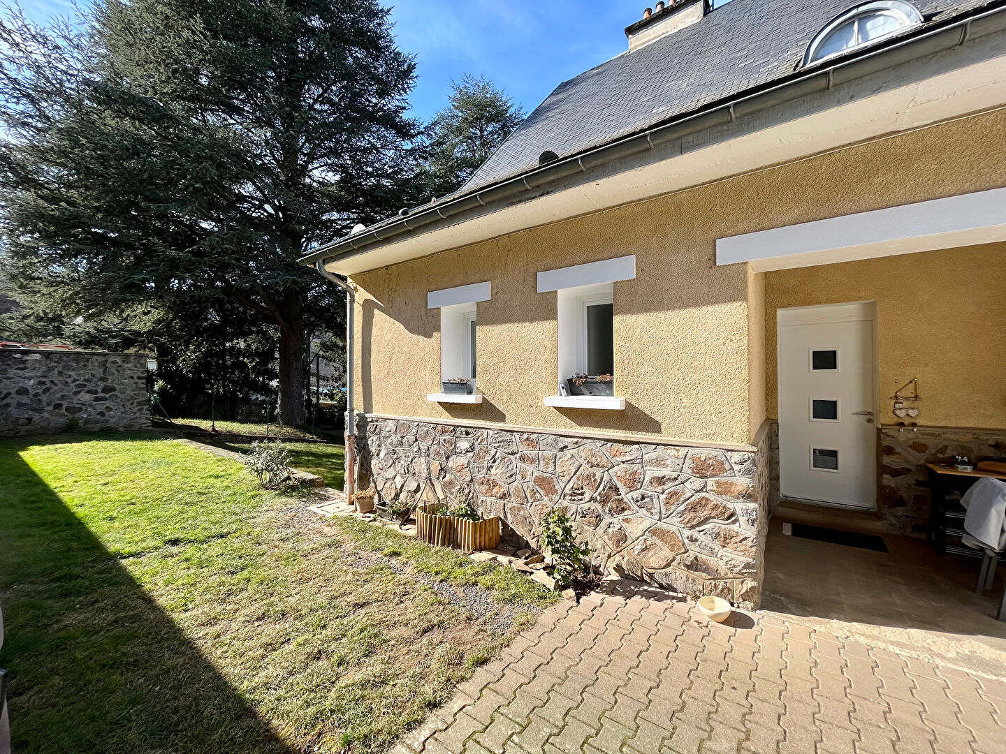 Villa / Maison  T7 à vendre Lassouts 12500