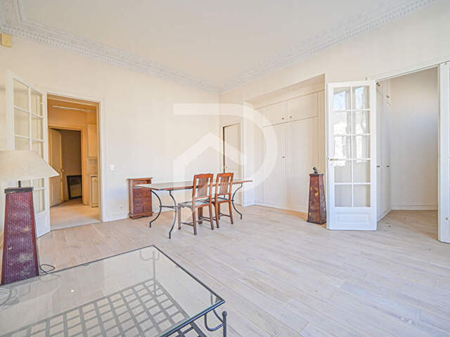 Appartement Paris 2 pièces 56.44 m2 — photo du bien