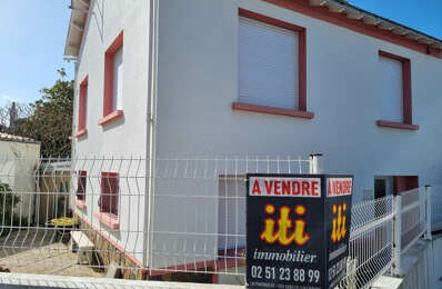 vente maison 330 000 € à proximité de Brem-sur-Mer (85470)