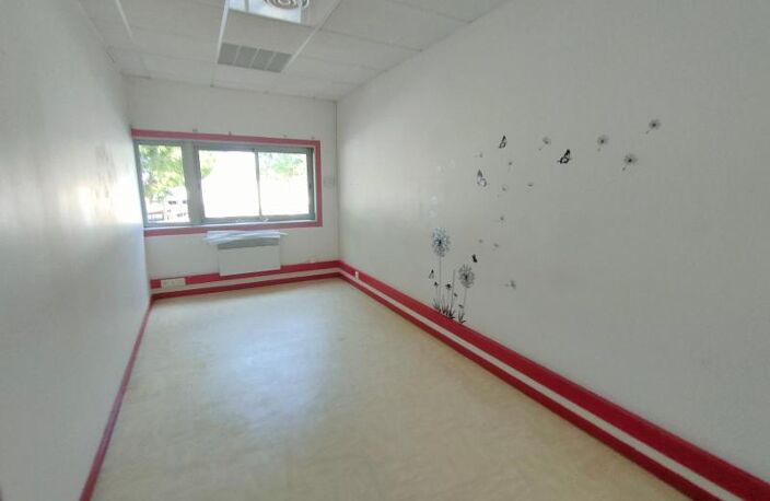 Location bureau 6 pièces  à Martigues (13500) — photo 5