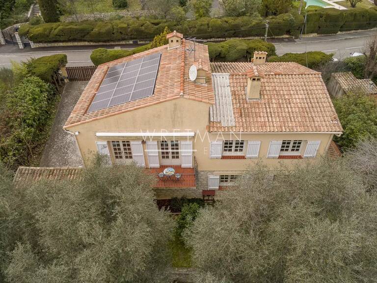Villa au calme dans un domaine fermé à pied de commerces - Mougi — photo 1