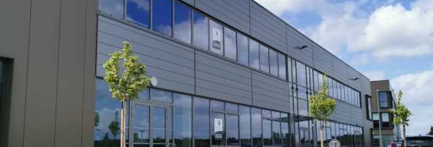 Bureau  864 m² à louer à Vern-sur-Seiche (35770)