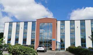 Bureau  932 m² à louer à Vern-sur-Seiche (35770)