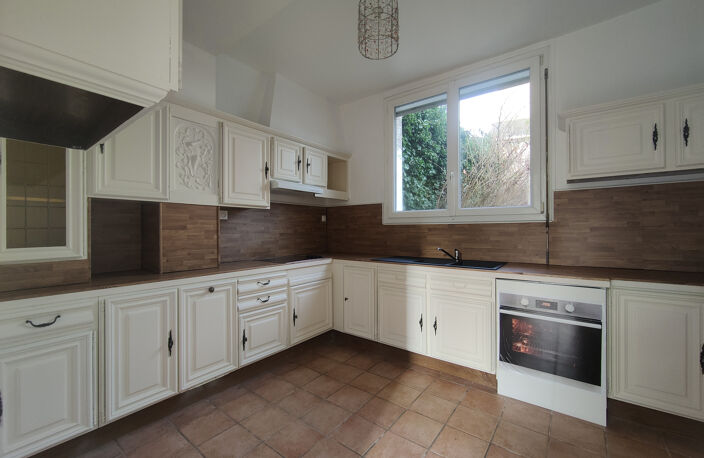 SUPERBE MAISON BOURGEOISE DE 160 M2 HAB AVEC SOUS-SOL GRAND — photo 2