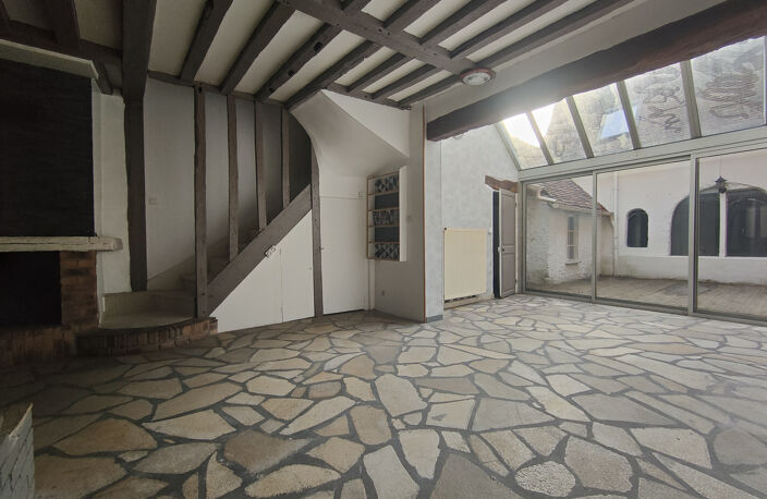 PLEIN CENTRE VILLE, MAISON ANCIENNE DE CARACTERE AVEC STUDIO — photo 5