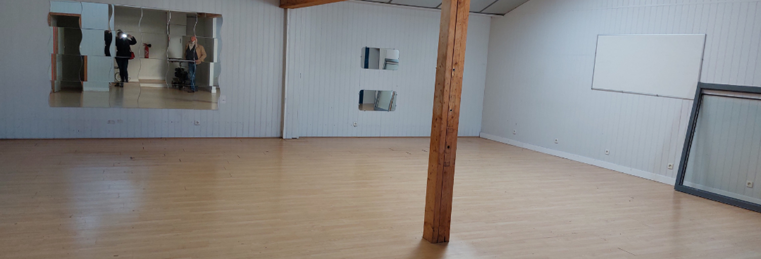 Commerce  270 m² à louer à Desvres (62240)