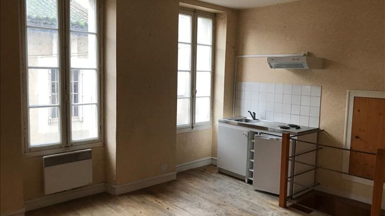 appartement 2 pièces 51 m2 à vendre à Montbron (16220)