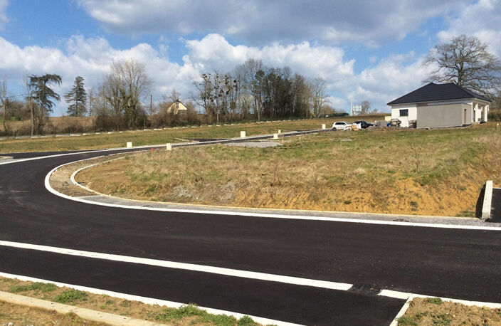 TERRAIN VIABILISE de 713 m2 — photo 4