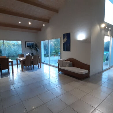 Maison 7 pièces 897700 €