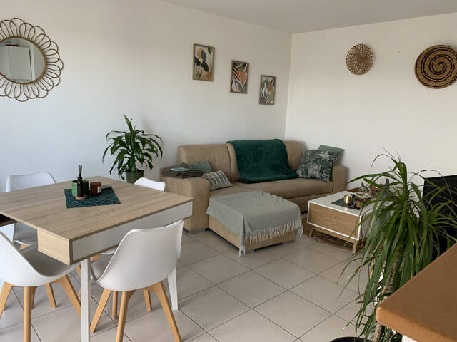 T2 avec terrasse - Garage - locataire en place — photo du bien