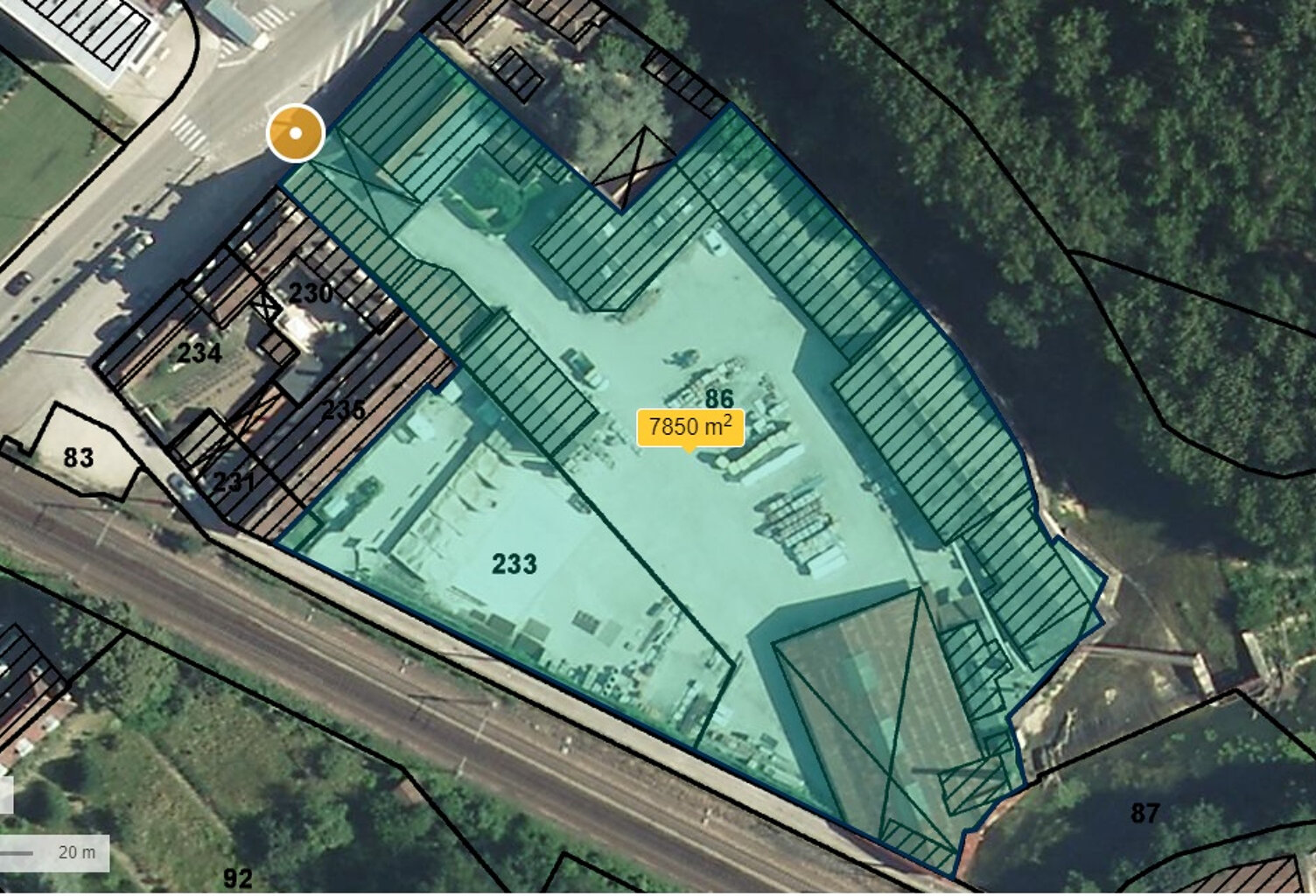 Ensemble immobilier développant 2900m² de surface de bâtiments sur une parcelle de 7850m² — photo 1