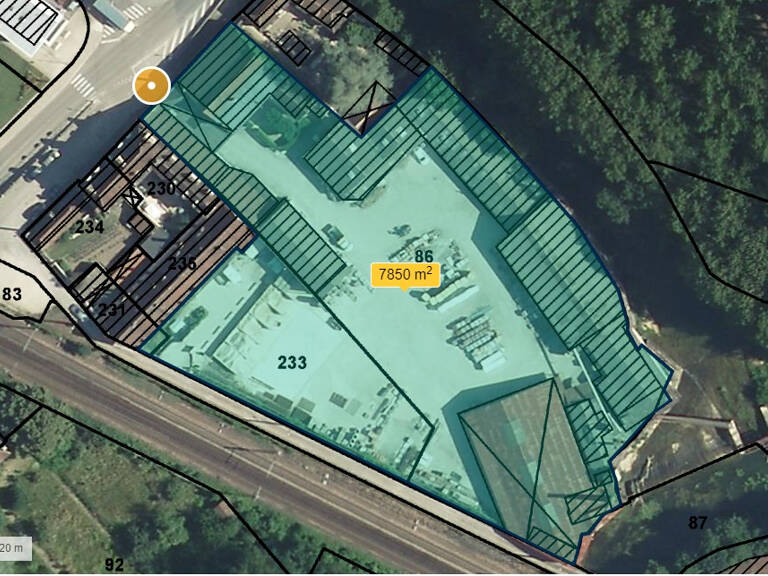 Ensemble immobilier développant 2900m² de surface de bâtiments sur une parcelle de 7850m² — photo 1