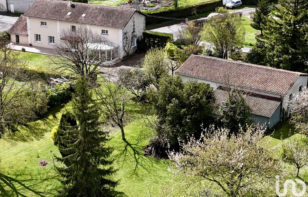maison 9 pièces 229 m2 à vendre à Barbezieux-Saint-Hilaire (16300)