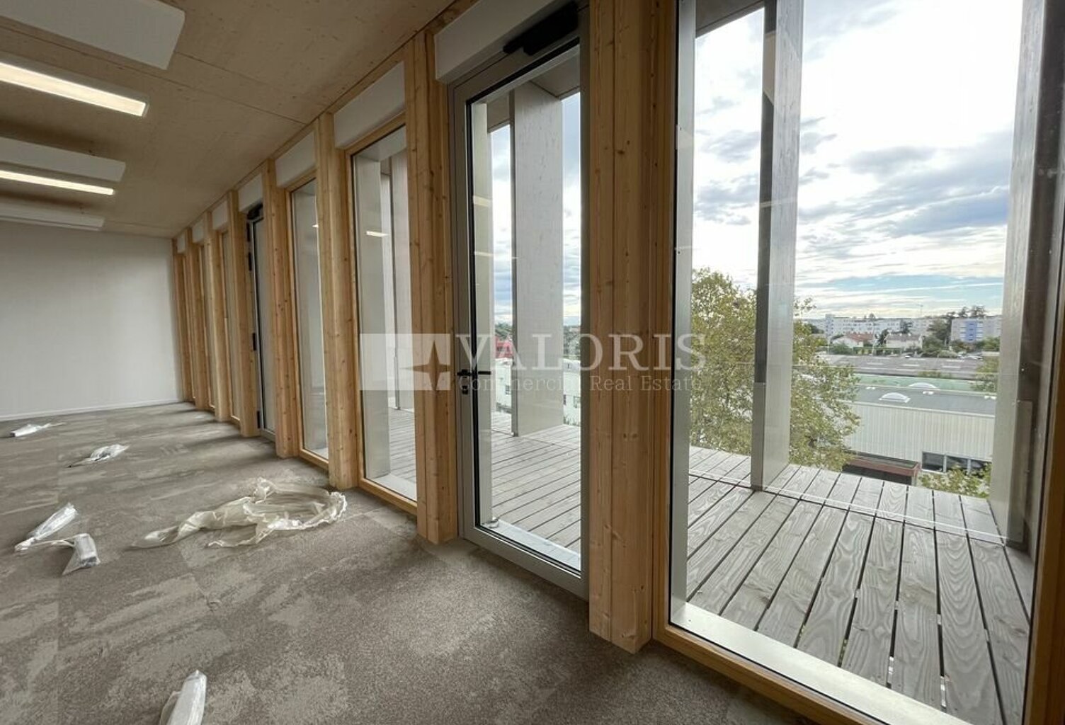 BUREAUX à LOUER — photo 1