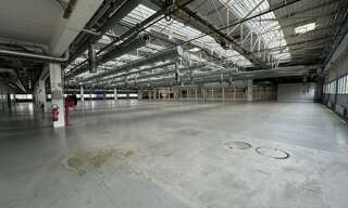 Commerce  11294 m² à louer à Vénissieux (69200)