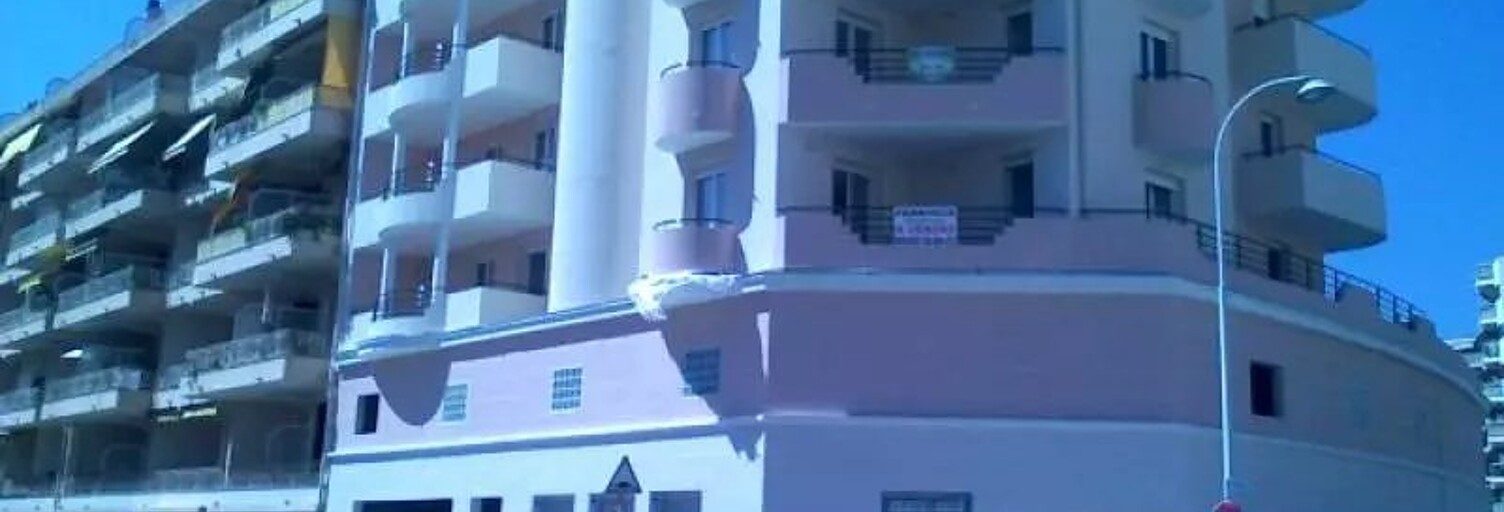 Garage   m² à louer à Nice (06300)