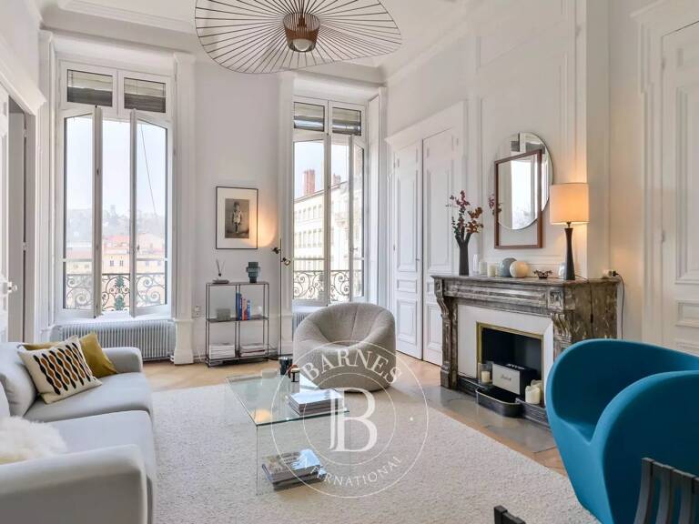 Lyon 2 - Place Carnot - Appartement de 79,02 m²  - 3ème étage - Ascenseur - 1 Grenier - 2 Chambres — photo 1