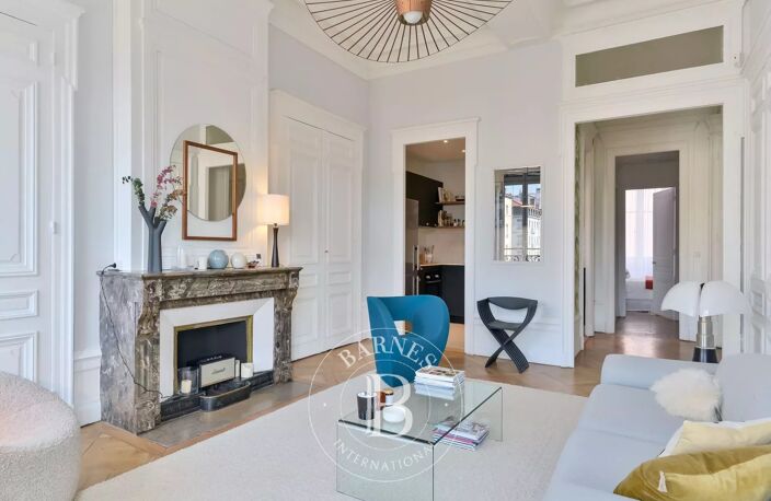 Lyon 2 - Place Carnot - Appartement de 79,02 m²  - 3ème étage - Ascenseur - 1 Grenier - 2 Chambres — photo 2