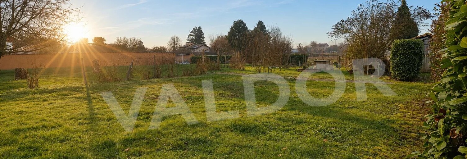 Terrain  555 m² à vendre à Saint-Didier-sur-Chalaronne (01140)