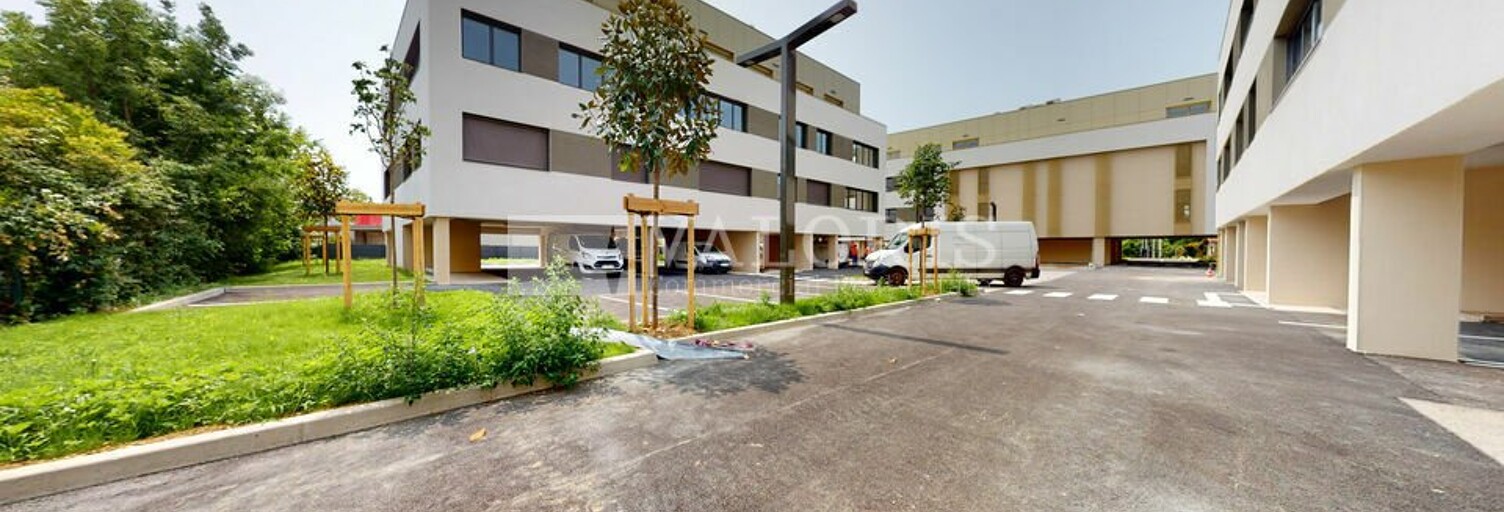 Bureau  747 m² à louer à Dardilly (69570)