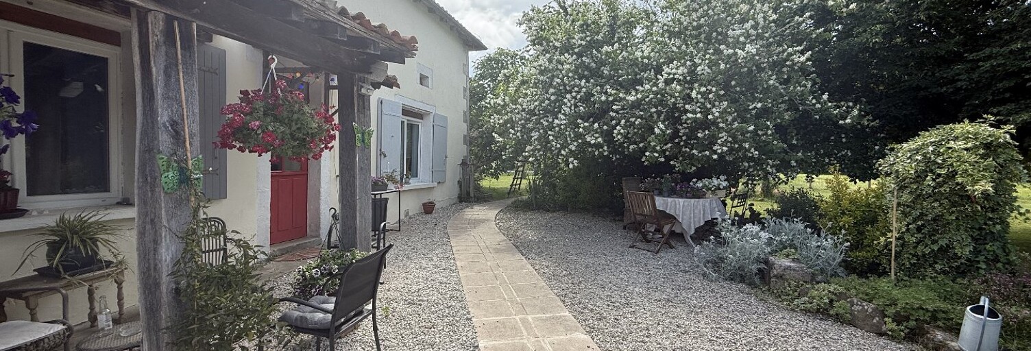 Maison 11 Pièces 250 m² à vendre à Combiers (16320)