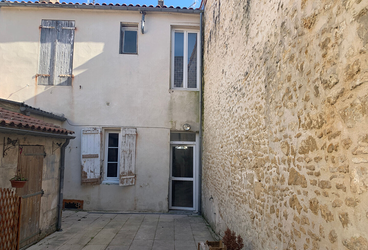 IMMEUBLE DE RAPPORT ROCHEFORT — photo 1