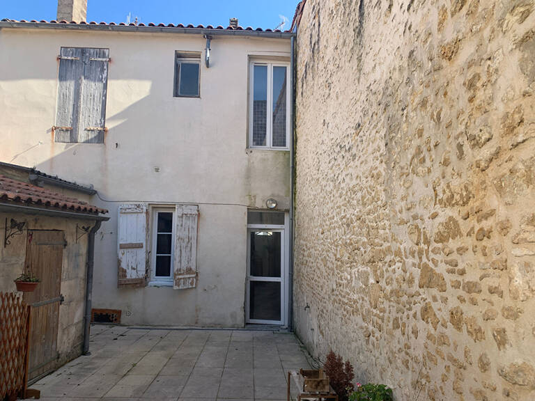 IMMEUBLE DE RAPPORT ROCHEFORT — photo 1