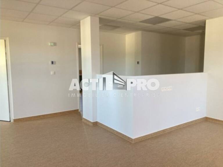 Bureaux à louer — photo 1