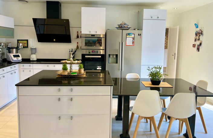 CANNES PROCHE BAS CROIX DES GARDES VILLA T7 SUD 220M2 PISCIN — photo 3