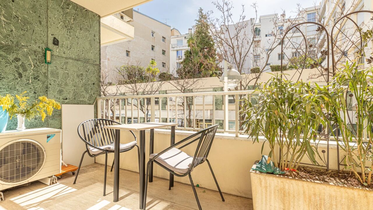 appartement 3 pièces 82 m2 à Nice (06000)
