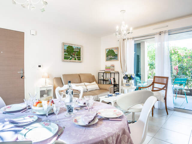 Appartement à 800mètres des plages avec 2 jardins dans une résidence neuve. — photo du bien