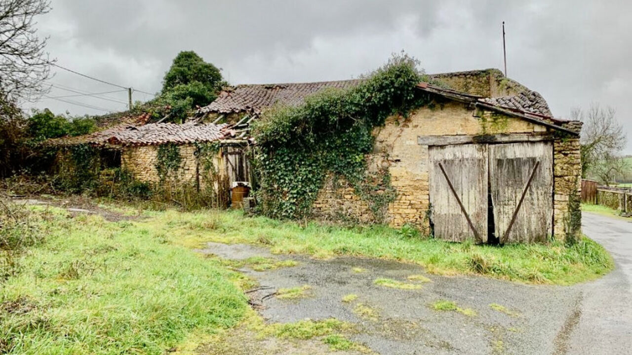 divers  pièces  m2 à vendre à Bazoges-en-Pareds (85390)